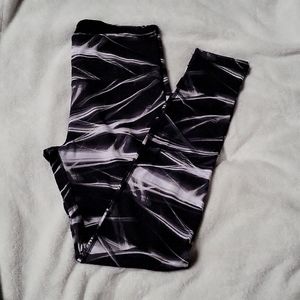 Victoria Sport - Knockout Tight | Size M | Black/White Electric Print